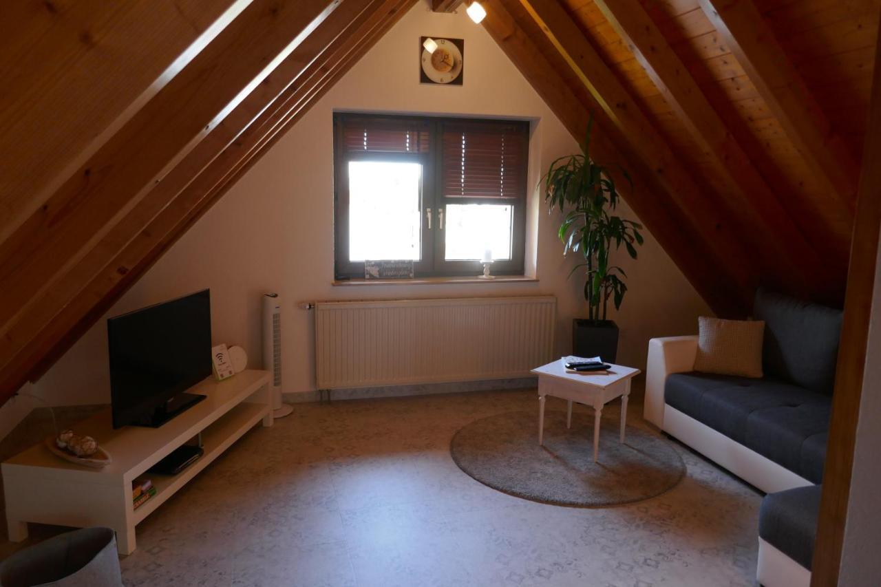 Moderne 2 Zi - Fewo Weinbergliebe Am Tuniberg Zwischen Freiburg Und Frankreich Merdingen Exterior foto